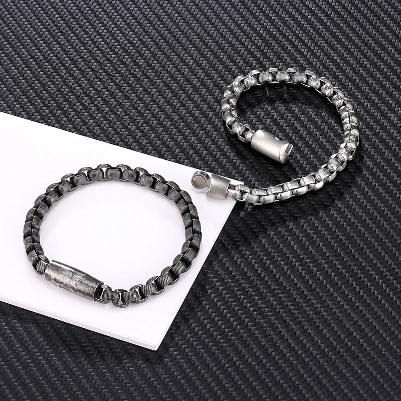 Armband Curby Retro und Silber Varianten - abgenutztes Finish für authentischen Look