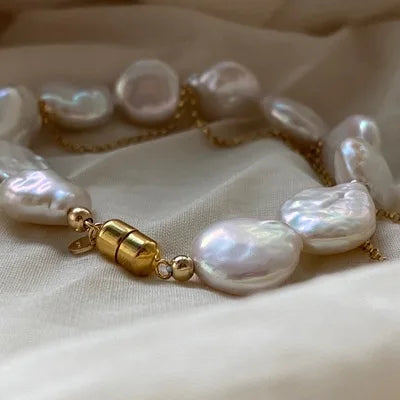Armband Eleonora Trageansicht - zeigt perfekte Passform und luxuriösen Look