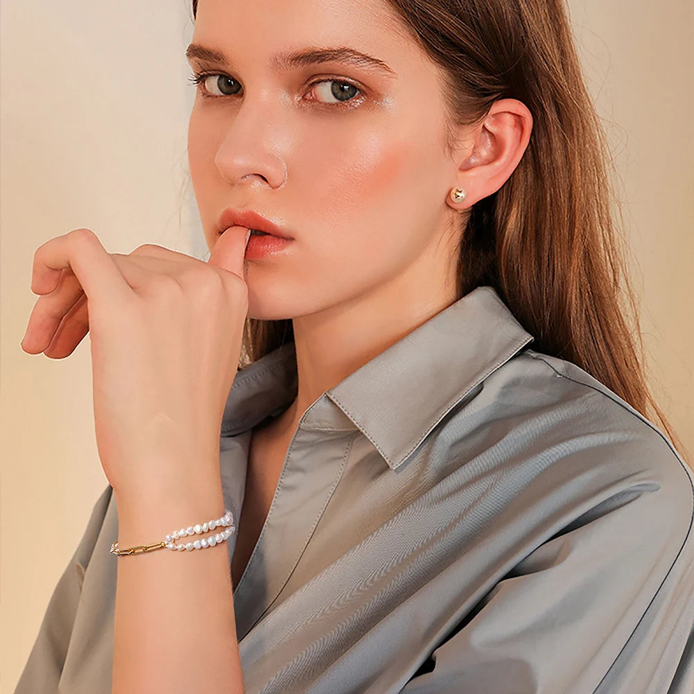 Armband Giulietta Größenvergleich - zeigt die elegante Proportion der Süßwasserperle