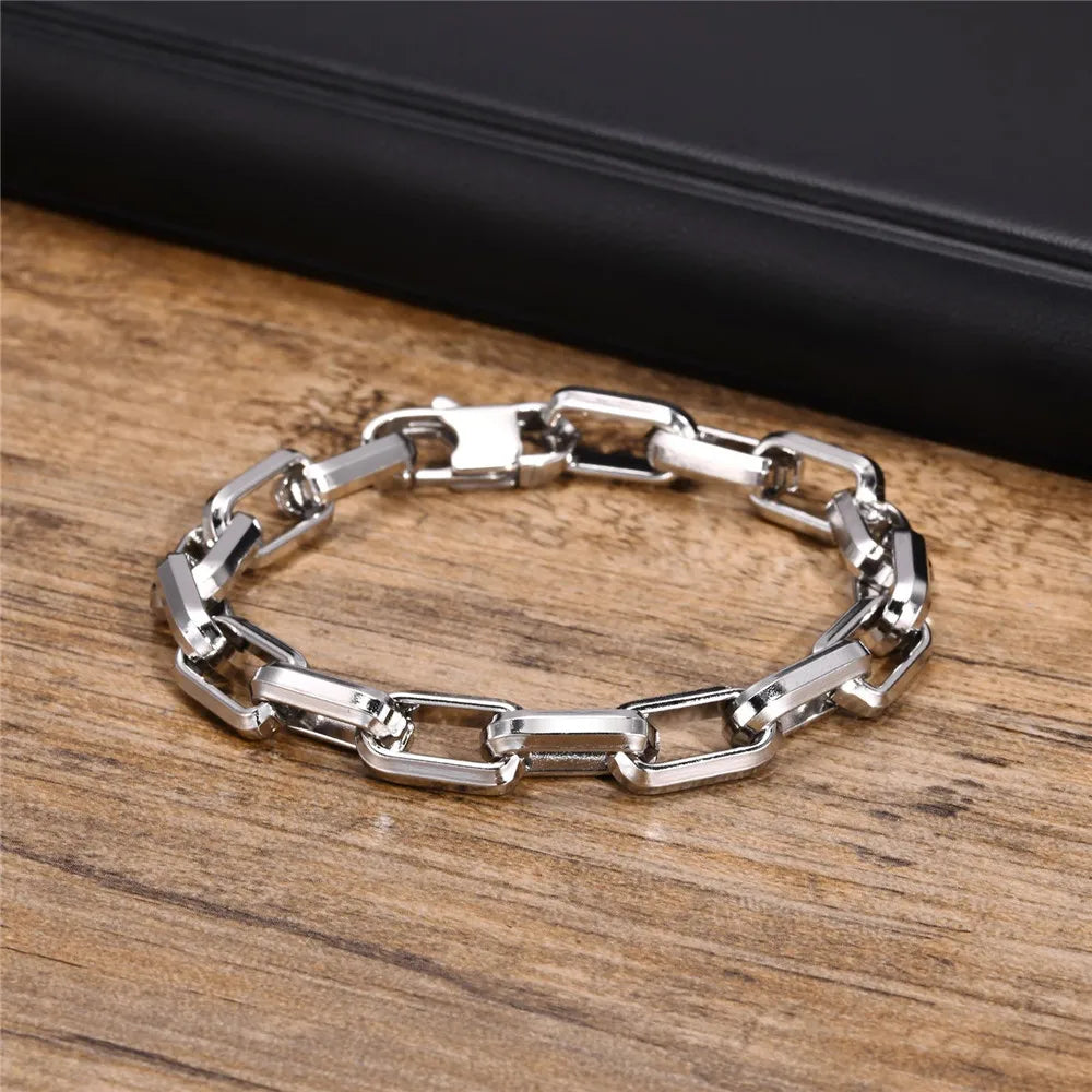 Armband Arwic Gesamtansicht - perfekte Kombination aus Vintage-Stil und moderner Qualität