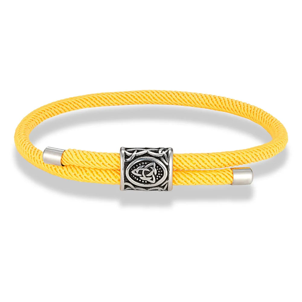 Vika-Armband aus verschiedenen Blickwinkeln - charmantes Accessoire