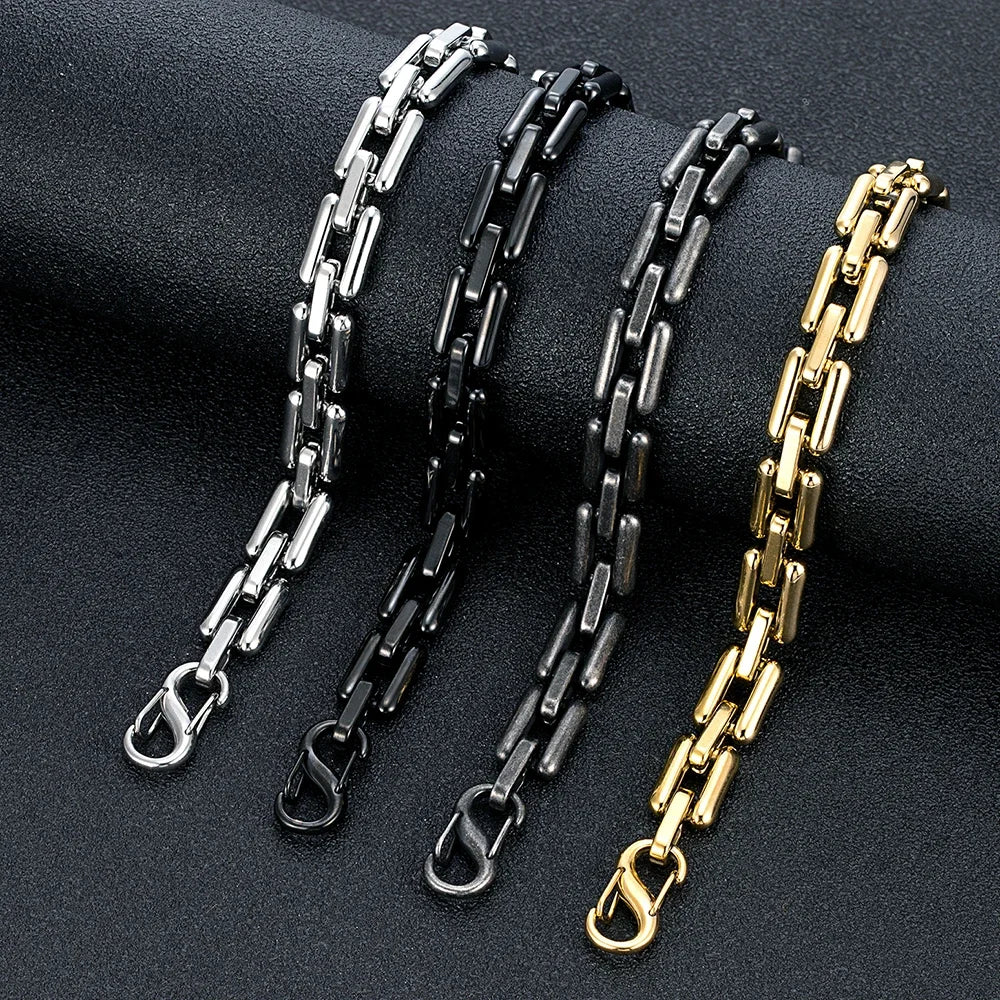 Luke Armband aus rostfreiem Edelstahl mit vintage-inspiriertem geometrischem Muster und Karabinerverschluss