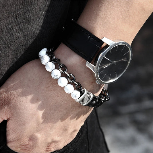 Detailansicht Armband Ensy - Boxverschluss und natürliche Tigerauge-Steine kombiniert mit moderner Gliederkette