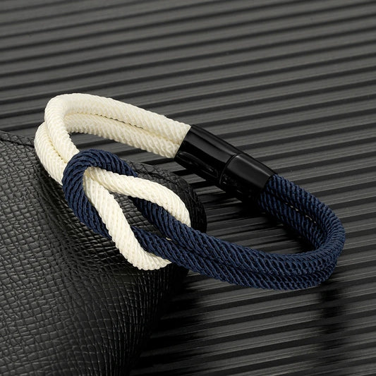 Squary Armband Detailansicht - magnetischer Verschluss und robuste Verarbeitung