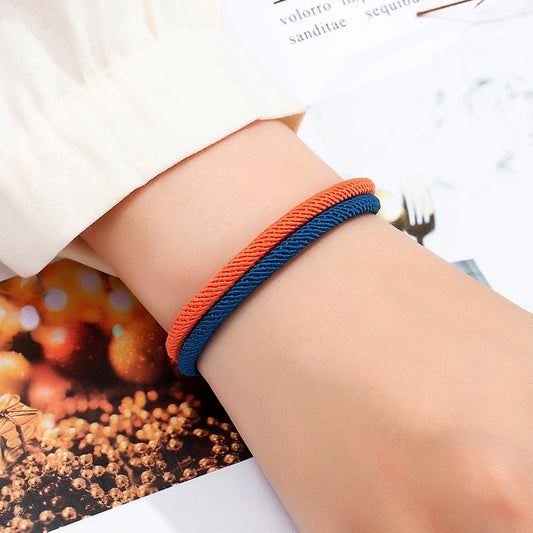 Billie Armband Magnetverschluss Detail Edelstahl schwarz Nahaufnahme
