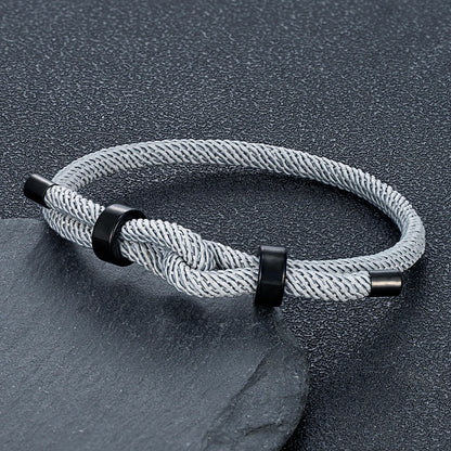 Robuster Seilverschluss des Tonka-Armbands - sicherer Halt und einfache Bedienung