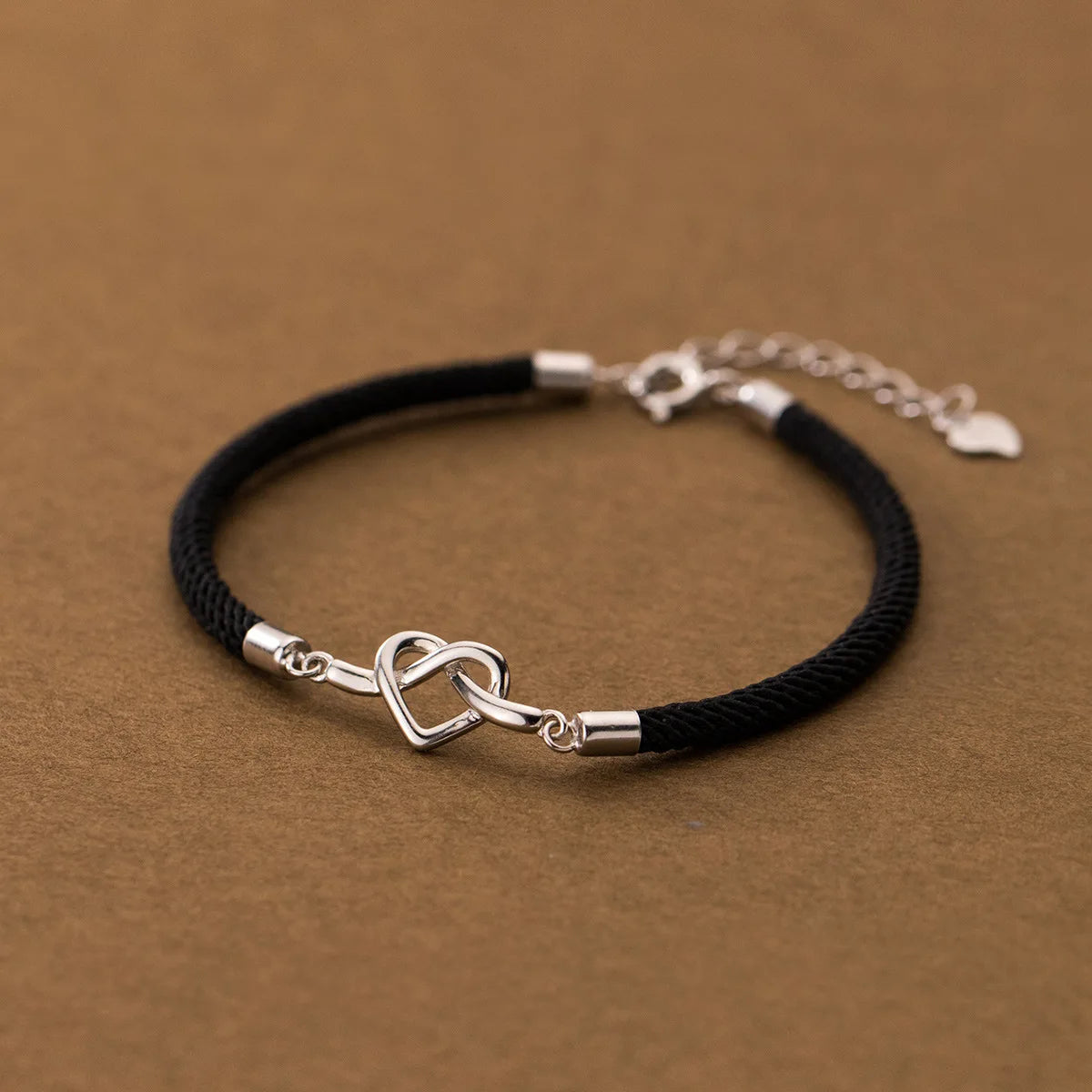 Armband Mira in eleganter Schmuckverpackung von nakitjewelry