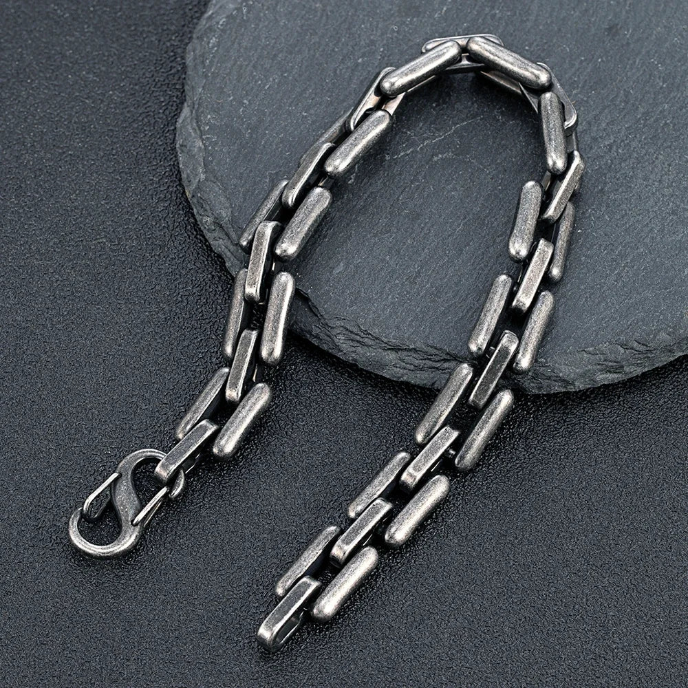 Detailansicht Luke Armband - geometrisches Muster in Gold, Silber, Retro und Schwarz verfügbar