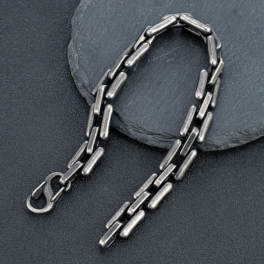 Detailansicht Luke Armband - geometrisches Muster in Gold, Silber, Retro und Schwarz verfügbar